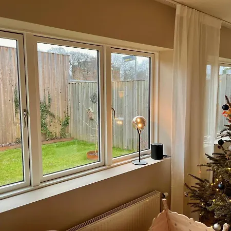 10 Min From Center By Metro & Free Parking