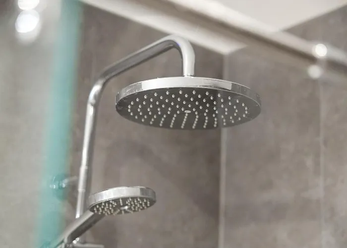 10 Min From Center By Metro & Free Parking