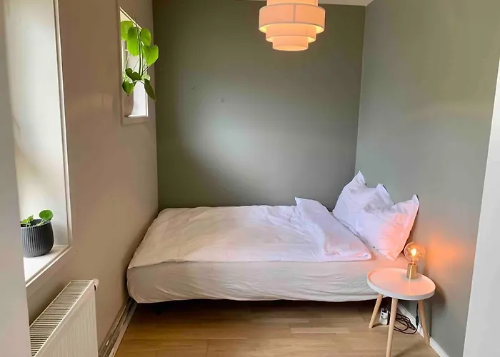 10 Min From Center By Metro & Free Parking Appartement *