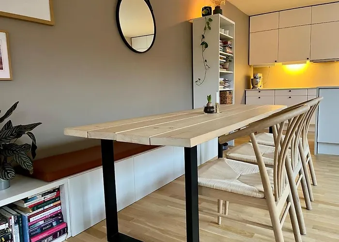 10 Min From Center By Metro & Free Parking