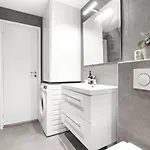 Apartmán 10 Min From Center By Metro & Free Parking *